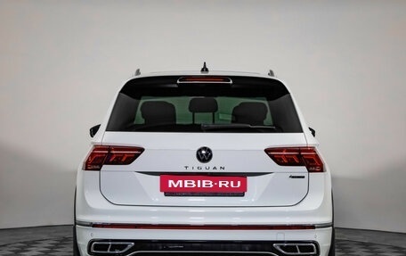 Volkswagen Tiguan II, 2021 год, 3 990 000 рублей, 6 фотография