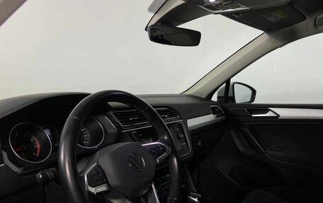 Volkswagen Tiguan II, 2021 год, 2 675 000 рублей, 9 фотография