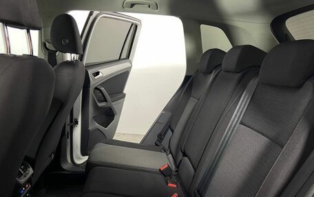 Volkswagen Tiguan II, 2021 год, 2 675 000 рублей, 11 фотография