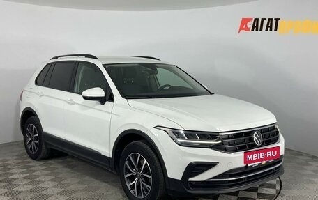 Volkswagen Tiguan II, 2021 год, 2 675 000 рублей, 3 фотография