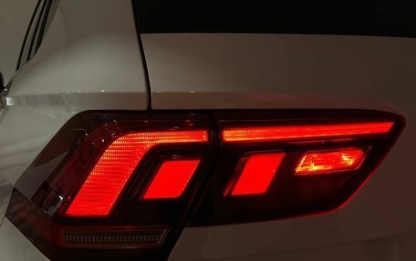 Volkswagen Tiguan II, 2021 год, 2 675 000 рублей, 27 фотография