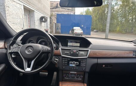 Mercedes-Benz E-Класс, 2012 год, 1 700 000 рублей, 5 фотография