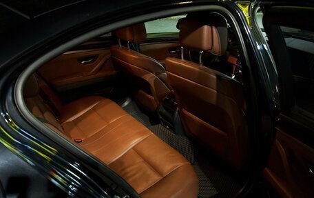 BMW 5 серия, 2010 год, 1 900 000 рублей, 9 фотография
