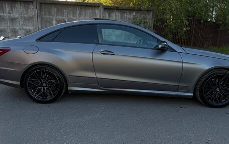 Mercedes-Benz E-Класс, 2011 год, 1 450 000 рублей, 2 фотография