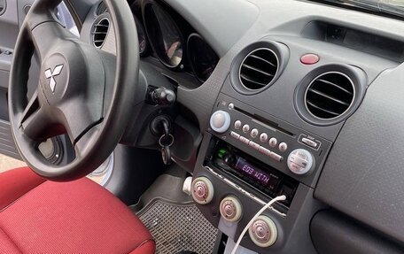 Mitsubishi Colt VI рестайлинг, 2006 год, 270 000 рублей, 21 фотография
