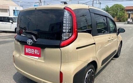 Toyota Sienta, 2022 год, 1 498 000 рублей, 2 фотография