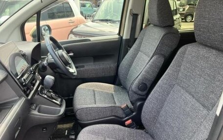 Toyota Sienta, 2022 год, 1 498 000 рублей, 13 фотография