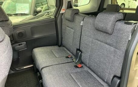 Toyota Sienta, 2022 год, 1 498 000 рублей, 15 фотография