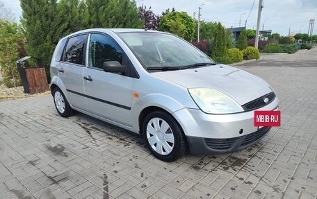 Ford Fiesta, 2004 год, 375 000 рублей, 2 фотография