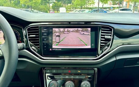 Volkswagen T-Roc I, 2022 год, 2 150 000 рублей, 13 фотография