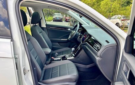 Volkswagen T-Roc I, 2022 год, 2 150 000 рублей, 15 фотография