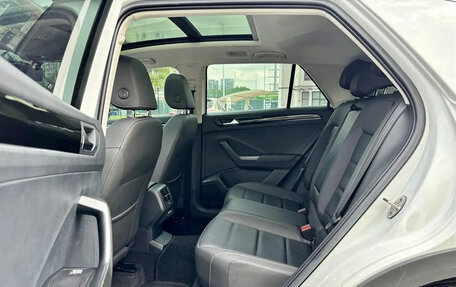 Volkswagen T-Roc I, 2022 год, 2 150 000 рублей, 22 фотография