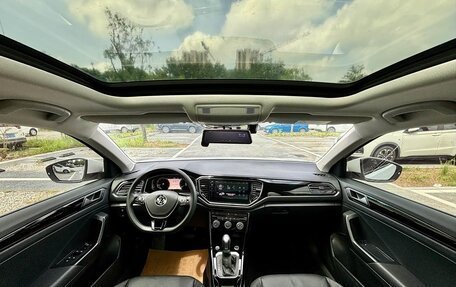 Volkswagen T-Roc I, 2022 год, 2 150 000 рублей, 21 фотография