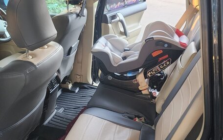 Toyota Land Cruiser Prado 150 рестайлинг 2, 2015 год, 3 180 000 рублей, 11 фотография