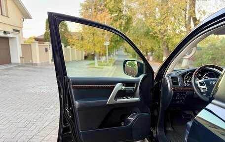 Toyota Land Cruiser 200, 2013 год, 3 300 000 рублей, 21 фотография