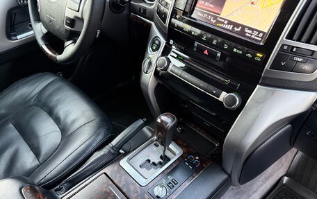 Toyota Land Cruiser 200, 2013 год, 3 300 000 рублей, 32 фотография