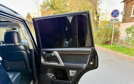 Toyota Land Cruiser 200, 2013 год, 3 300 000 рублей, 35 фотография