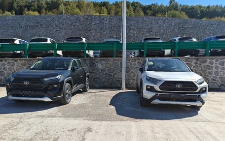 Toyota RAV4, 2024 год, 3 950 000 рублей, 9 фотография