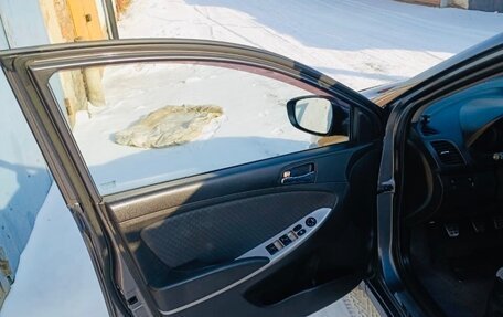 Hyundai Solaris II рестайлинг, 2011 год, 750 000 рублей, 9 фотография