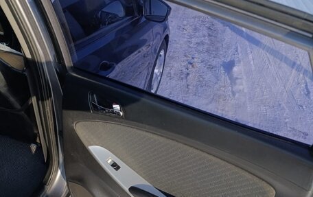 Hyundai Solaris II рестайлинг, 2011 год, 750 000 рублей, 11 фотография