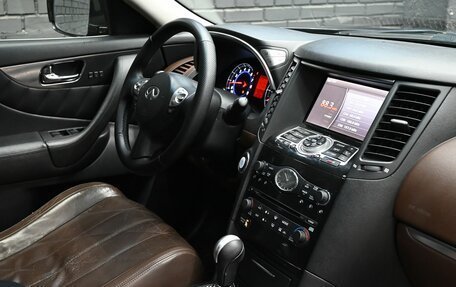 Infiniti FX II, 2008 год, 1 560 000 рублей, 16 фотография