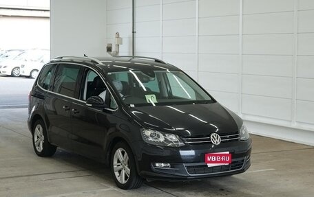 Volkswagen Sharan II, 2017 год, 1 370 000 рублей, 1 фотография