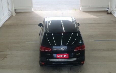Volkswagen Sharan II, 2017 год, 1 370 000 рублей, 3 фотография