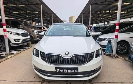 Skoda Octavia, 2021 год, 1 300 000 рублей, 2 фотография