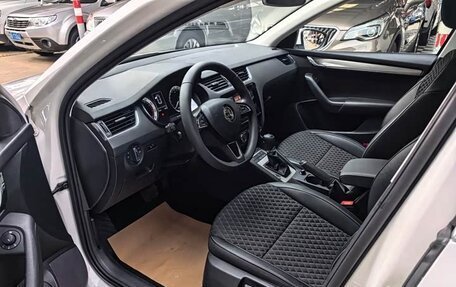 Skoda Octavia, 2021 год, 1 300 000 рублей, 7 фотография