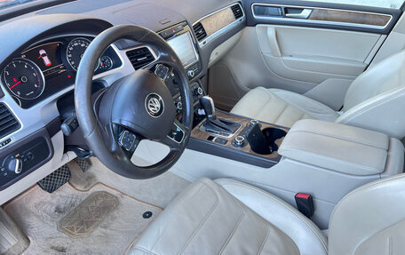 Volkswagen Touareg III, 2011 год, 1 199 000 рублей, 11 фотография