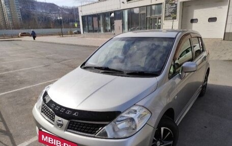 Nissan Tiida, 2005 год, 600 000 рублей, 2 фотография