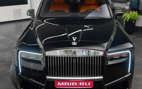 Rolls-Royce Cullinan, 2024 год, 70 000 000 рублей, 8 фотография