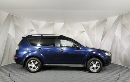 Mitsubishi Outlander III рестайлинг 3, 2011 год, 865 650 рублей, 6 фотография