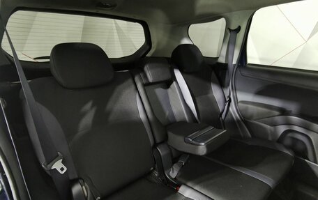 Mitsubishi Outlander III рестайлинг 3, 2011 год, 865 650 рублей, 17 фотография