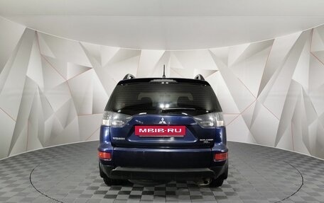 Mitsubishi Outlander III рестайлинг 3, 2011 год, 865 650 рублей, 8 фотография