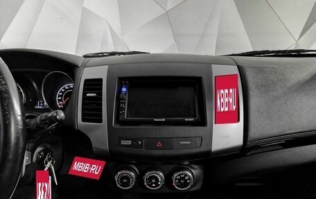 Mitsubishi Outlander III рестайлинг 3, 2011 год, 865 650 рублей, 15 фотография