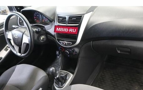 Hyundai Solaris II рестайлинг, 2011 год, 699 000 рублей, 5 фотография