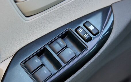 Toyota Sienna III, 2011 год, 1 900 000 рублей, 15 фотография