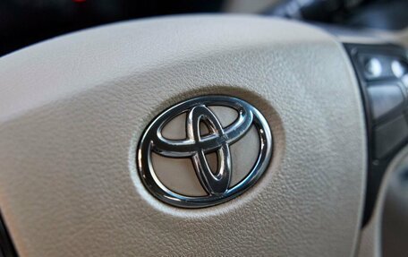 Toyota Sienna III, 2011 год, 1 900 000 рублей, 18 фотография