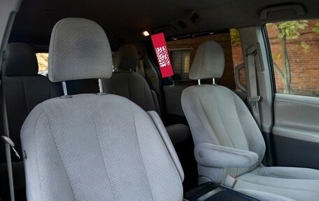 Toyota Sienna III, 2011 год, 1 900 000 рублей, 29 фотография