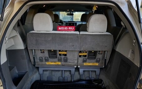 Toyota Sienna III, 2011 год, 1 900 000 рублей, 25 фотография