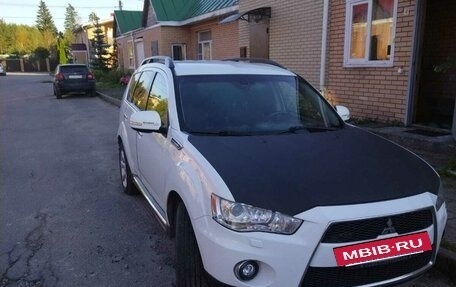 Mitsubishi Outlander III рестайлинг 3, 2010 год, 1 400 000 рублей, 8 фотография
