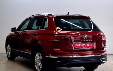 Volkswagen Tiguan II, 2021 год, 2 980 000 рублей, 9 фотография