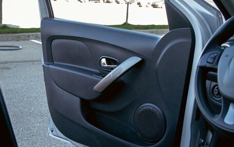 Renault Logan II, 2014 год, 725 000 рублей, 12 фотография