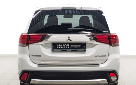 Mitsubishi Outlander III рестайлинг 3, 2017 год, 1 830 000 рублей, 6 фотография