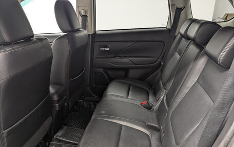 Mitsubishi Outlander III рестайлинг 3, 2017 год, 1 830 000 рублей, 18 фотография