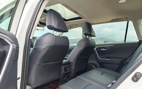 Toyota RAV4, 2022 год, 2 900 001 рублей, 4 фотография