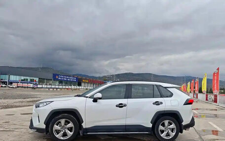 Toyota RAV4, 2022 год, 2 900 001 рублей, 17 фотография