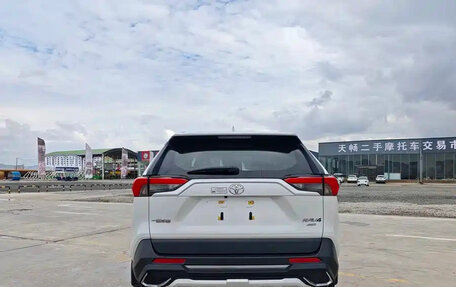 Toyota RAV4, 2022 год, 2 900 001 рублей, 19 фотография