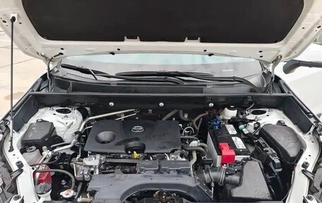 Toyota RAV4, 2022 год, 2 900 001 рублей, 13 фотография